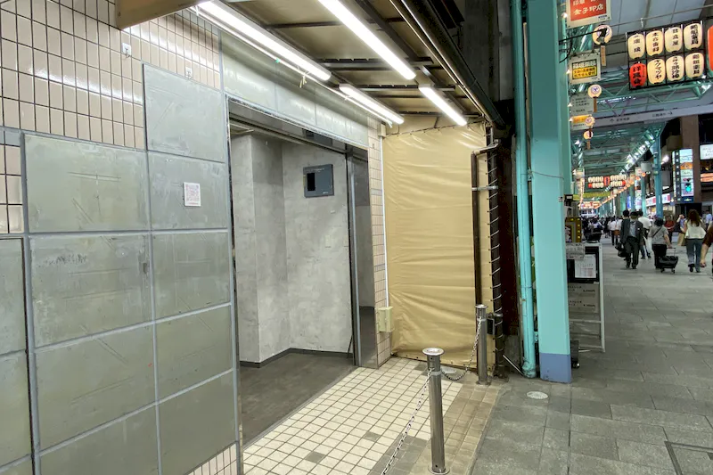 【吉祥寺駅3分／吉祥寺サンロード商店街】物販やプロモーションに適した人通りの多い吉祥寺サンロード商店街に面したイベントスペース