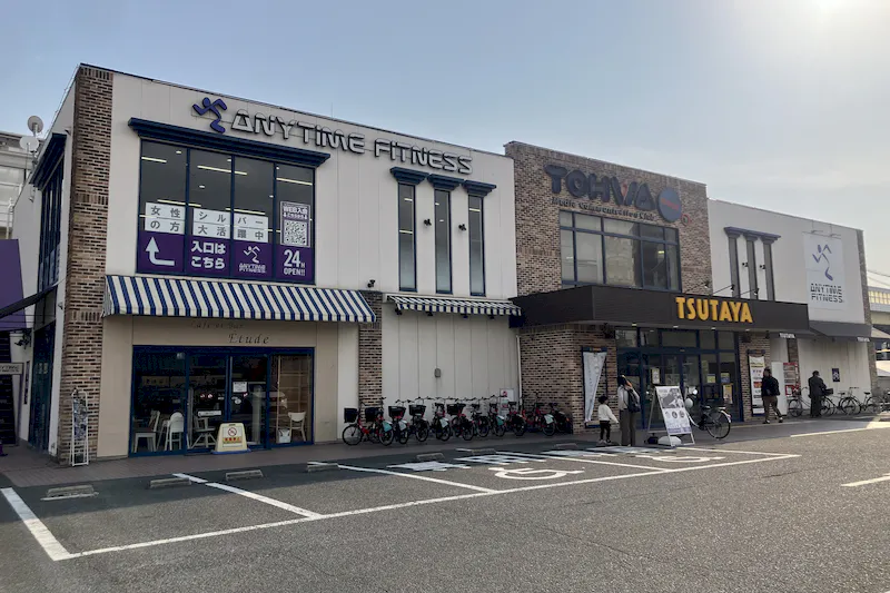 【TSUTAYA CLUBトーワブックス毛馬店】キッチンカー出店やプロモーションに最適！店舗前の屋外駐車場スペース