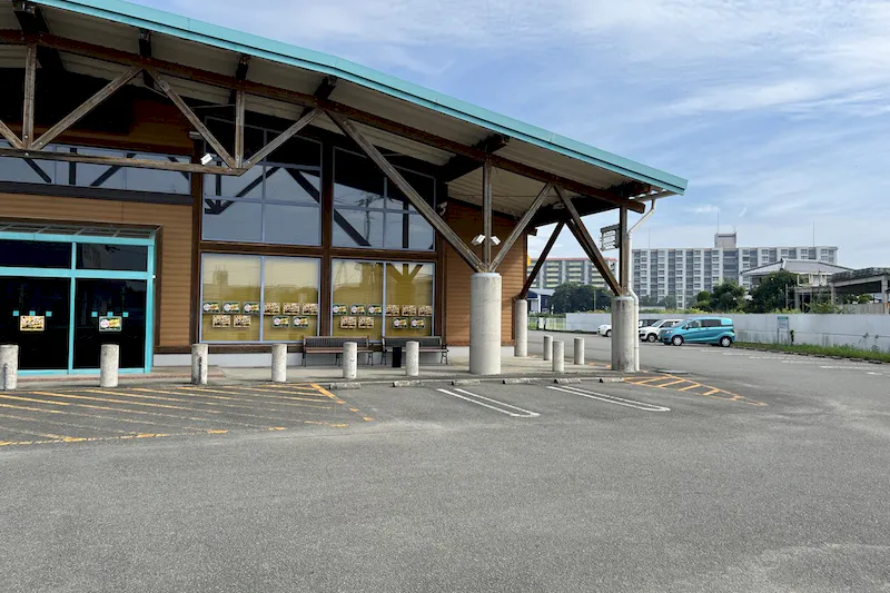 【ダイナム徳島小松島店｜割引キャンペーン実施中】キッチンカーやプロモーションに最適なアミューズメント施設のイベントスペース