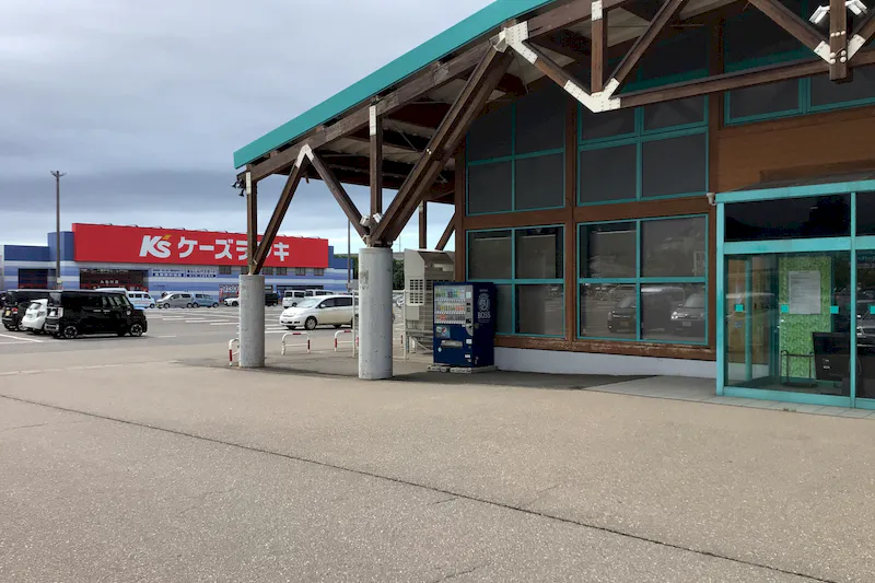 【ダイナム糸魚川店｜割引キャンペーン実施中】キッチンカーでの出店に最適なアミューズメント施設の駐車場イベントスペース