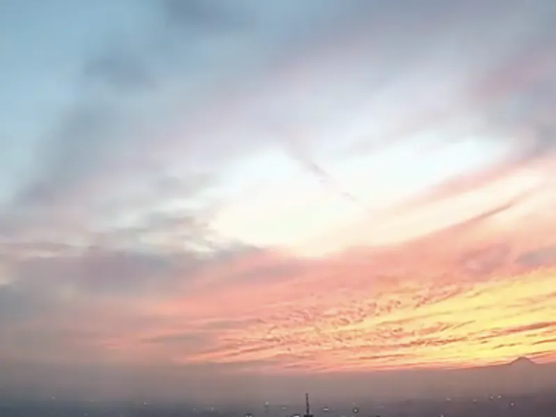 スペースから見える夕景