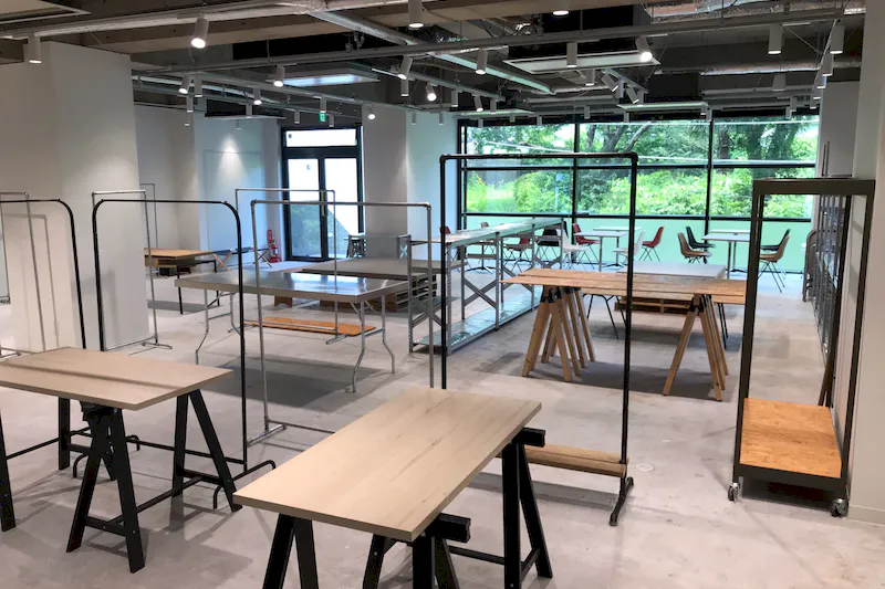 【渋谷駅7分】アパレル展示会やポップアップストアに適した豊富な什器が便利な広々イベントスペース