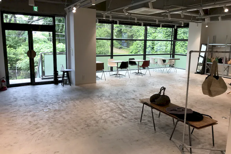 【渋谷駅7分】アパレル展示会やポップアップストアに適した豊富な什器が便利な広々イベントスペース