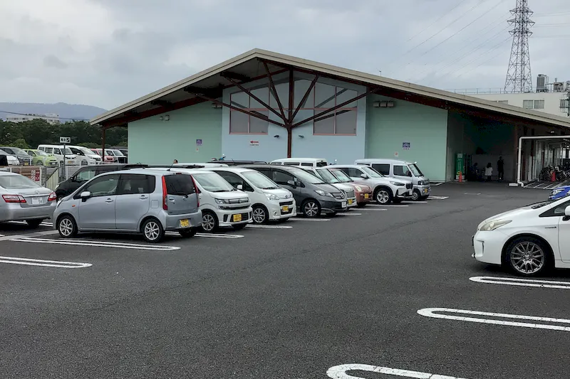 【ダイナム神奈川秦野店｜割引キャンペーン実施中】キッチンカーでの出店に最適なアミューズメント施設のイベントスペース