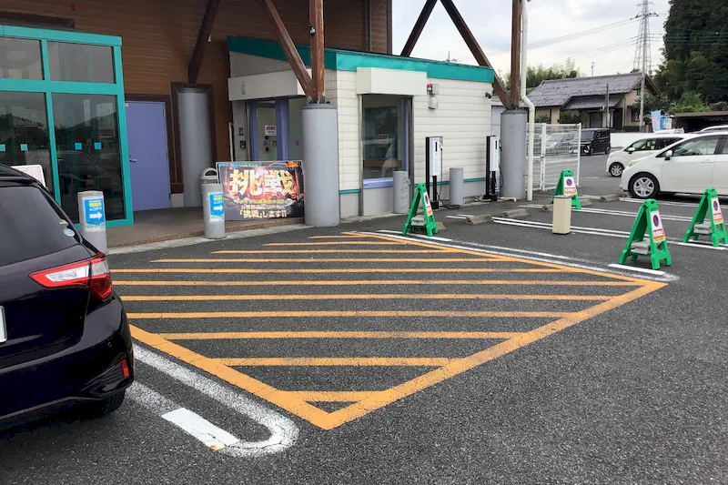 【ダイナム群馬安中店｜割引キャンペーン実施中】キッチンカー出店やプロモーションイベントに最適なアミューズメント施設のイベントスペース（①店舗駐車場）