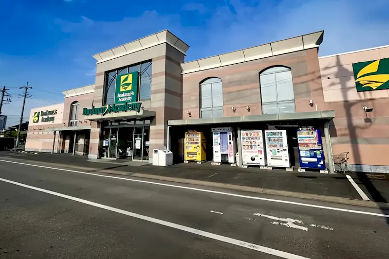 【ブックマンズアカデミー太田店】キャンペーンやプロモーションに最適！地域密着型書店の風除室スペース