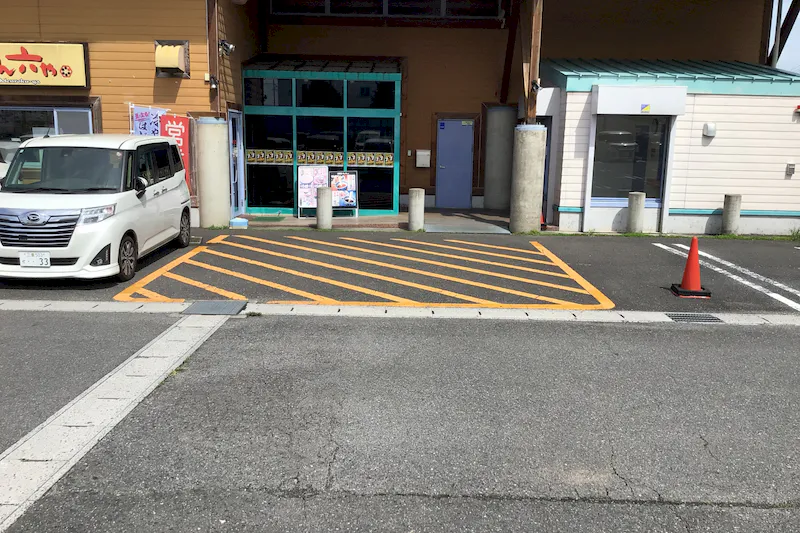 【ダイナム三重芸濃店｜割引キャンペーン実施中】キッチンカーや各種プロモーションイベントに最適なアミューズメント施設のイベントスペース