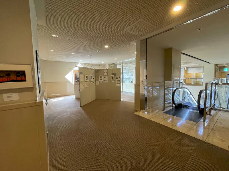 【ワールドビジネスガーデン】展示会や販売促進活動に適したエスカレーター横のイベントスペース(マリブダイニング3階)の画像5