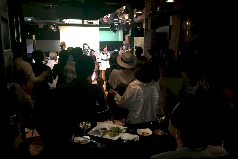 【赤坂駅5分】ライブ会場のあるラウンジスペース