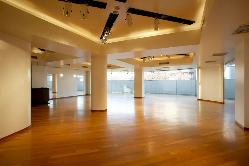 【表参道駅6分】展示会やポップアップストアに最適な安藤忠雄建築のスタイリッシュイベントスペース