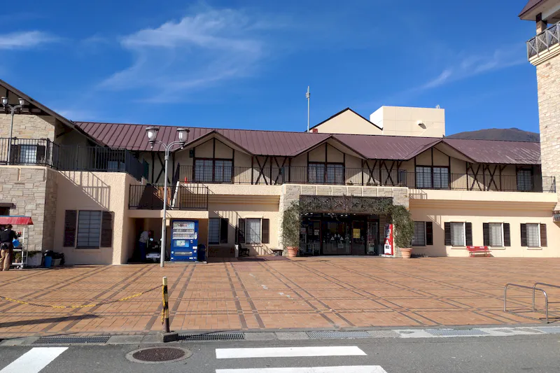 【ベルシャイン駒ヶ根店】プロモーション催事に最適な店舗前屋外スペース