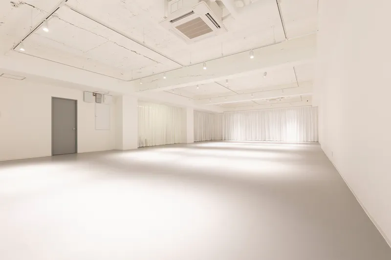 【堺筋本町駅1分】展示会や撮影イベントに最適な白を基調とした300㎡超えの広々としたスペース