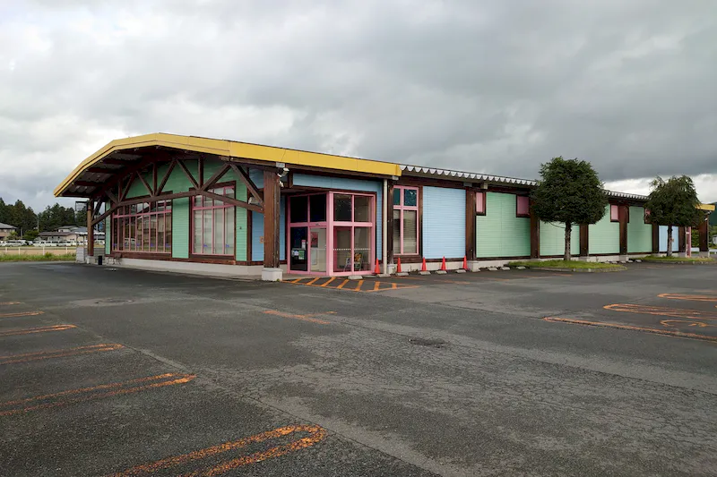 【ダイナム岩手紫波店ゆったり館｜割引キャンペーン実施中】キッチンカーやプロモーションに最適なアミューズメント施設のイベントスペース
