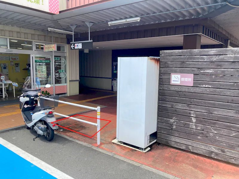 【イオンタウン伊賀上野】電子タバコのPR等のプロモーションイベントに最適な敷地内にある喫煙スペース横にある屋外スペースの画像2