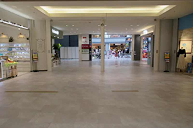 【イオンモール秋田】1F  コスメティックアトリエポポ前