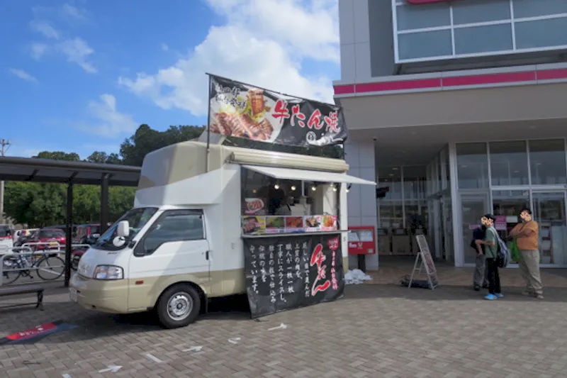 【イオンタウンおゆみ野】プロモーションやポップアップストアに適した商業施設出入り口近くのキッチンカースペースの画像