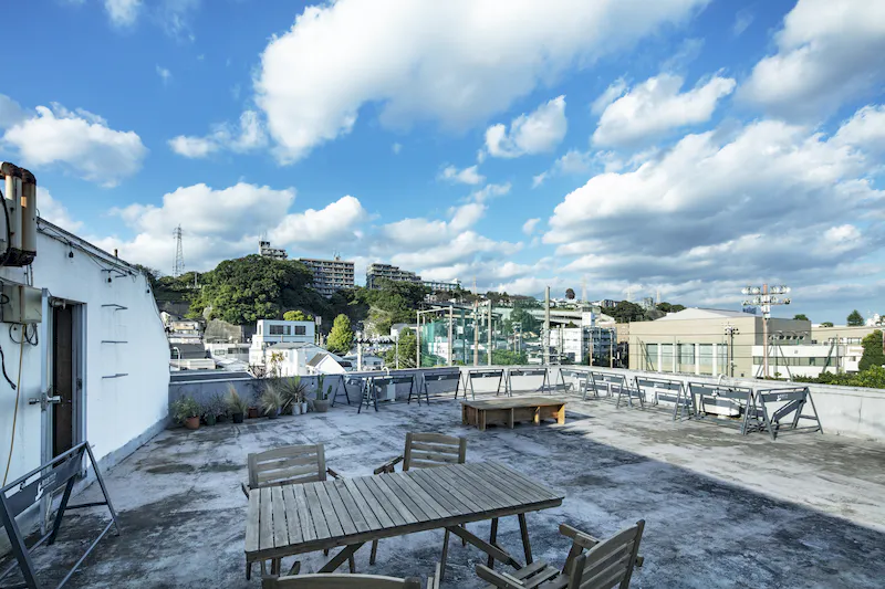 【南太田駅6分】ロケや撮影会等の撮影用途、展示会やワークショップに最適な4種の内装のコンセプトスタジオ