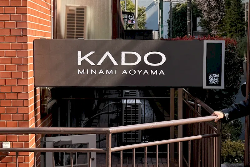 【南青山｜表参道駅4分】展示会・ポップアップ・撮影・個展・ヨガにおすすめな自然光が入る白基調のギャラリースペース