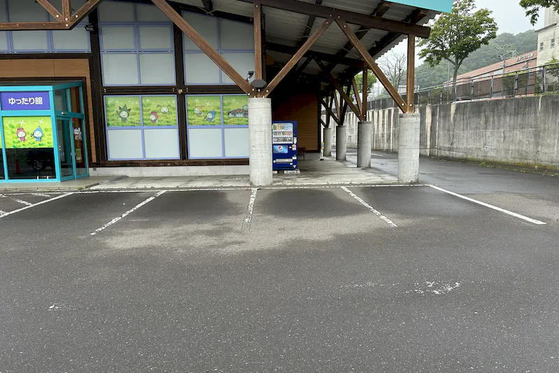 【ダイナム室蘭店ゆったり館｜割引キャンペーン実施中】キッチンカーやプロモーションに最適なアミューズメント施設のイベントスペース(店舗正面入口前駐車場）