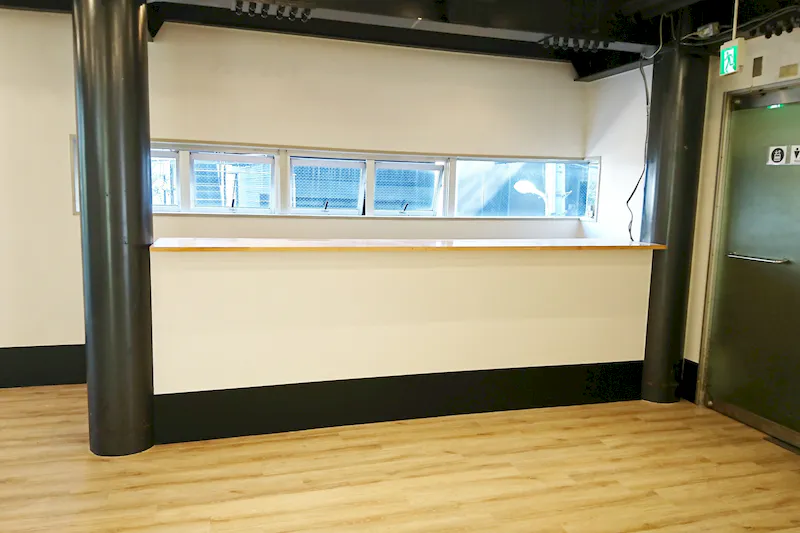 【明治神宮前(原宿)駅1分】ラフォーレ原宿裏通りの好立地！展示会、ポップアップ、チェキ会、控室などに最適です。