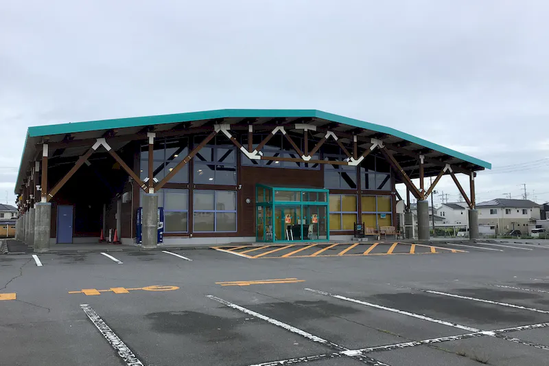 【ダイナム小名浜｜割引キャンペーン実施中】キッチンカーやプロモーションに最適なアミューズメント施設のイベントスペース(店舗出入口前）