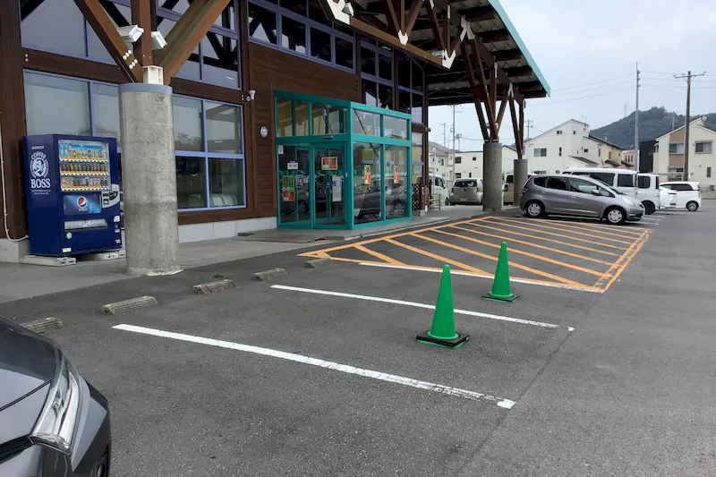 【ダイナム小名浜｜割引キャンペーン実施中】キッチンカーやプロモーションに最適なアミューズメント施設のイベントスペース(店舗出入口前）