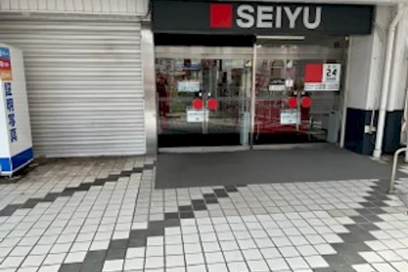 【西友　西千葉店】1F屋外入口横　プロモーション用途や物販、食物販のポップアップストアに最適なスーパーの屋外催事イベントスペース