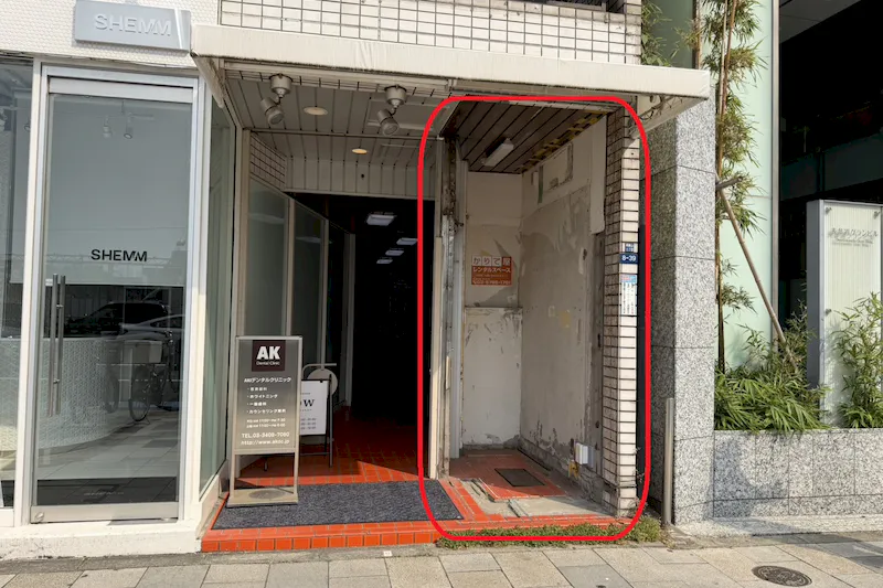 【表参道駅4分｜外苑前駅6分】青山通り沿いで目を引くコンパクトな路面ポップアップスペース