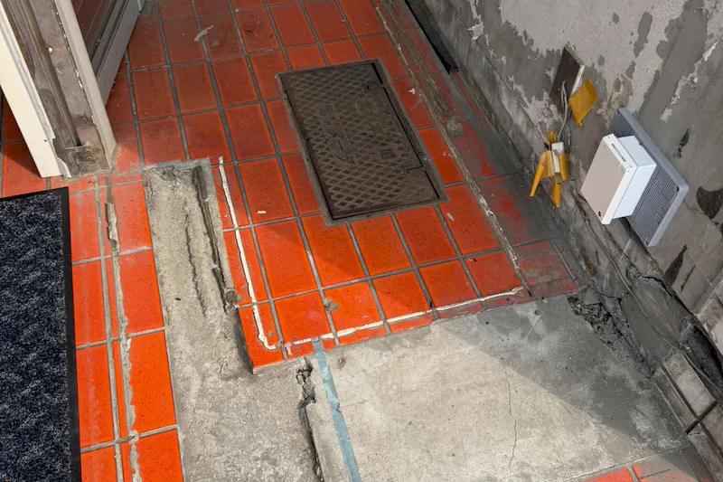 【表参道駅4分｜外苑前駅6分】青山通り沿いで目を引くコンパクトな路面ポップアップスペース