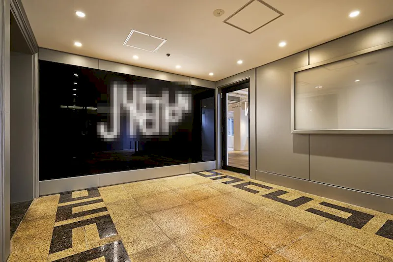 【原宿駅1分】アパレルの展示会や招待制販売会、ショールーム等に最適な駅近の多機能イベントスペース
