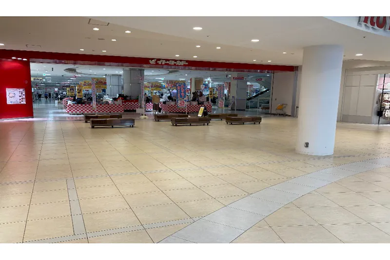 【ららぽーと横浜】2階 IY連絡口