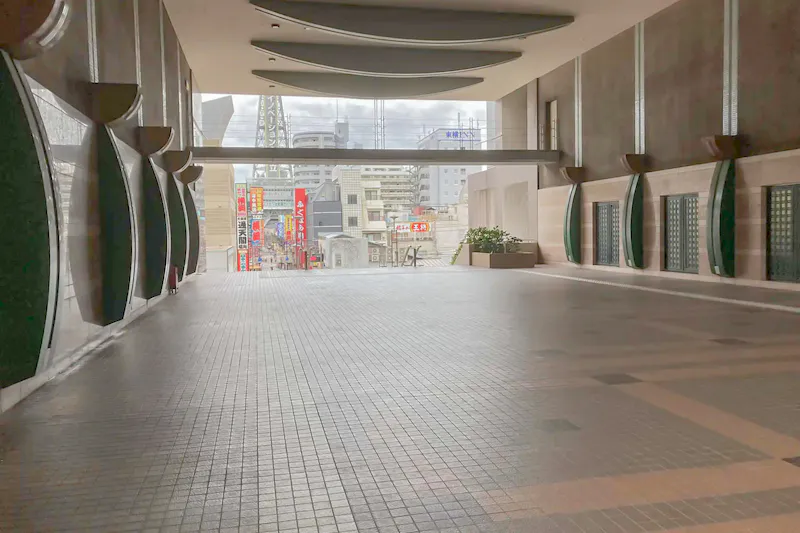 【SPAWORLD HOTEL&RESORT】大型プロモーションイベントに適した西日本最大級の温浴施設、入館口前のピロティ部分100㎡～（最大1400㎡まで）