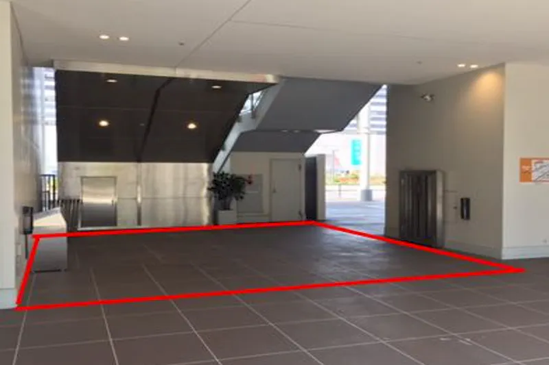 【三井アウトレットパーク 仙台港】1階 サブエントランス