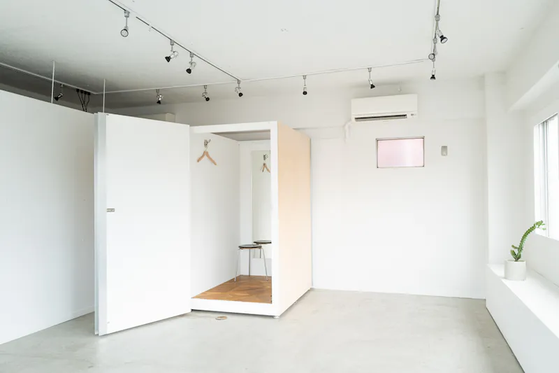 【明治神宮前〈原宿〉駅8分】展示会やポップアップストアに最適な白を基調としたスペース