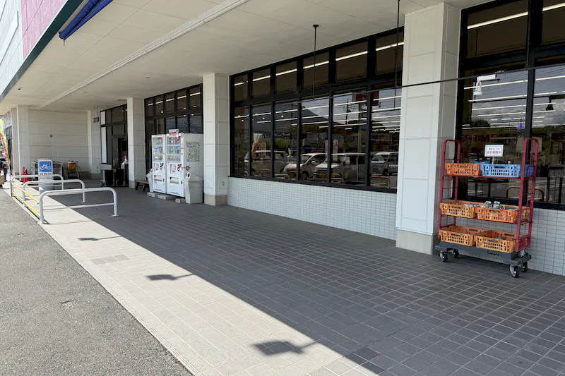 【ゆめマート 花瀬】屋外軒先　キッチンカーや販促プロモーションにおすすめな催事イベントスペース