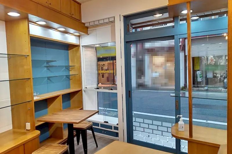【東武東上線東武練馬駅1分／1F】個展やグループ展等のアート展、物販、食物販、アパレルや雑貨などの　ポップアップストアに最適な「北町商店街」の路面ギャラリースペース