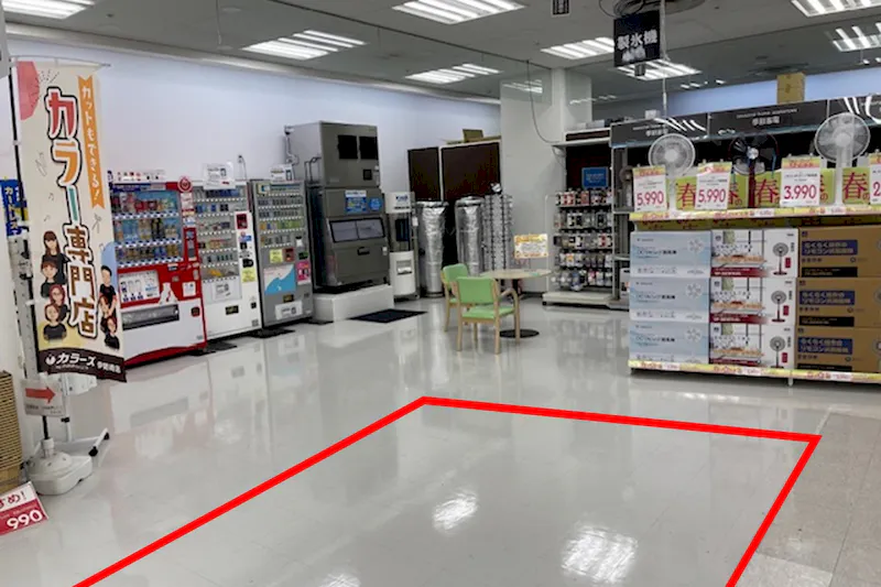 【メガセンタートライアル伊勢崎中央店】⑤食物販や出張販売に適した1階レジ奥スペース