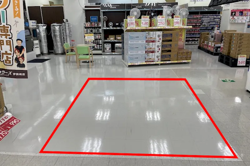【メガセンタートライアル伊勢崎中央店】⑤食物販や出張販売に適した1階レジ奥スペース