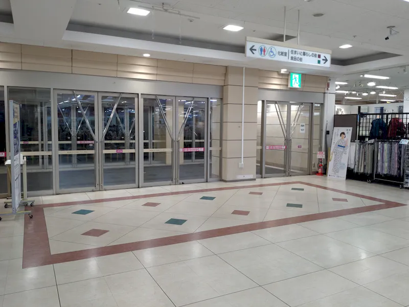 【イオン鴻池店】各種プロモーションや物販、食物販のポップアップストアに最適な専門店街入口前のイベントスペースの画像1