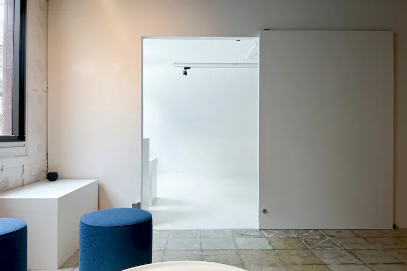 【赤坂駅1分】展示・ワークショップ・ポップアップストア・撮影に最適なホワイトで統一された、シンプルな駅チカキューブ型スペース 