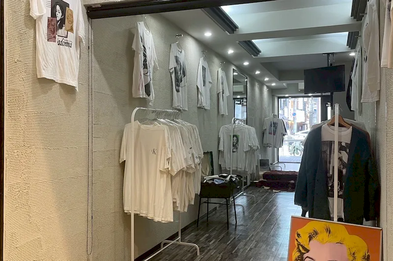 【三宮高架商店街　ピアザkobe　山側NO.32】ポップアップストアや販売促進イベントに最適な高架下商店街内のイベントスペース