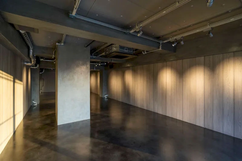 【三条駅2分／B】アパレルの展示会や招待制の受注販売会、アート展等のギャラリー用途に最適なモダンな雰囲気のイベントスペース