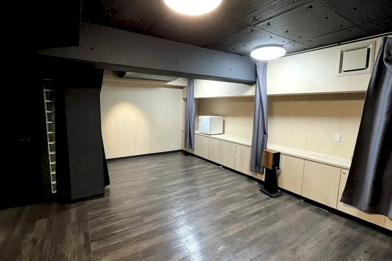 【ギャラリーあるかぶる｜中目黒駅8分】プロジェクターと音響設備で上映会ができるイベントスペース