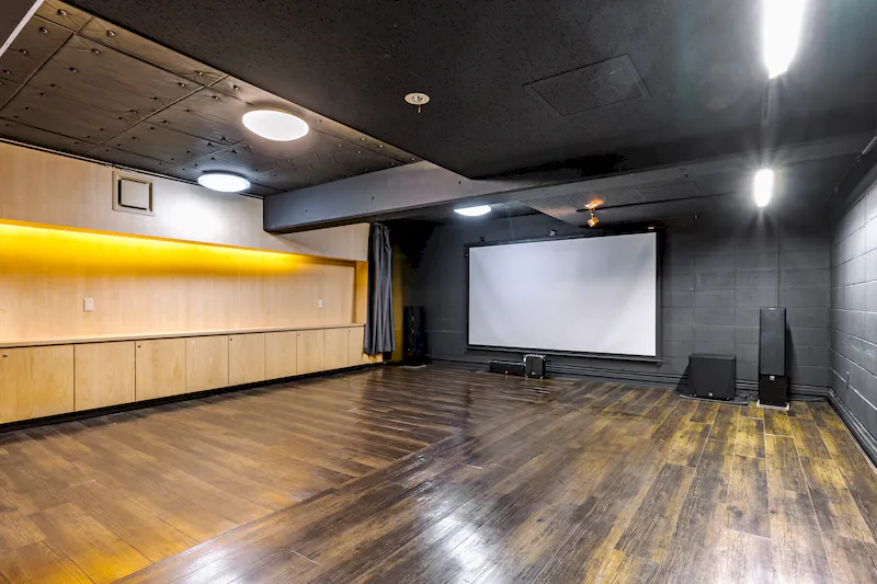 【ギャラリーあるかぶる｜中目黒駅8分】プロジェクターと音響設備で上映会ができるイベントスペース