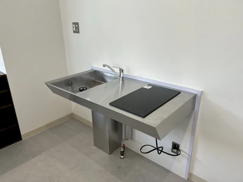 【古河駅2分】ポップアップカフェやワークショップ開催等に最適な清潔感のあるカフェ店内のレンタルスペースの画像3