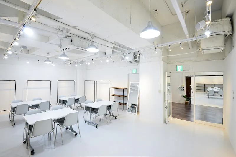 【心斎橋駅5分】展示会に適した天井が高く開放感のある空間のイベントスペース B1F SPACE B