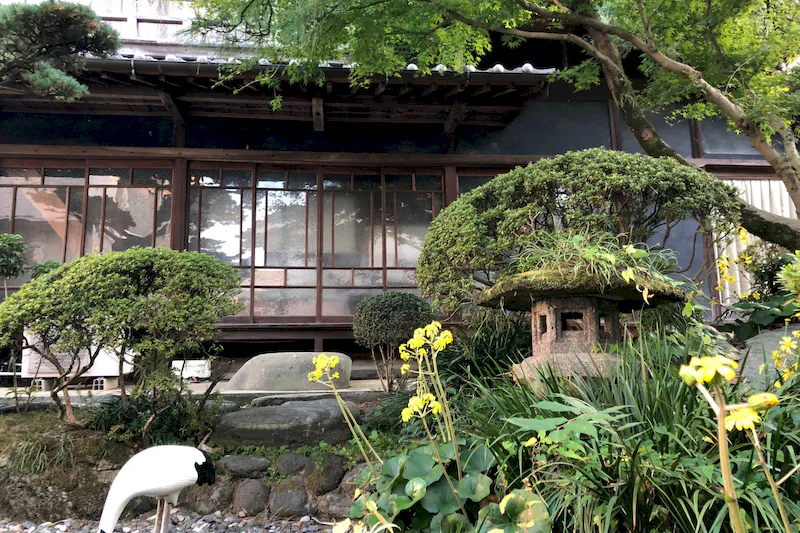 【伊予土居駅9分】撮影やクローズドイベント等に最適な大正時代に建築された屋敷と庭付きの一棟貸しスペース