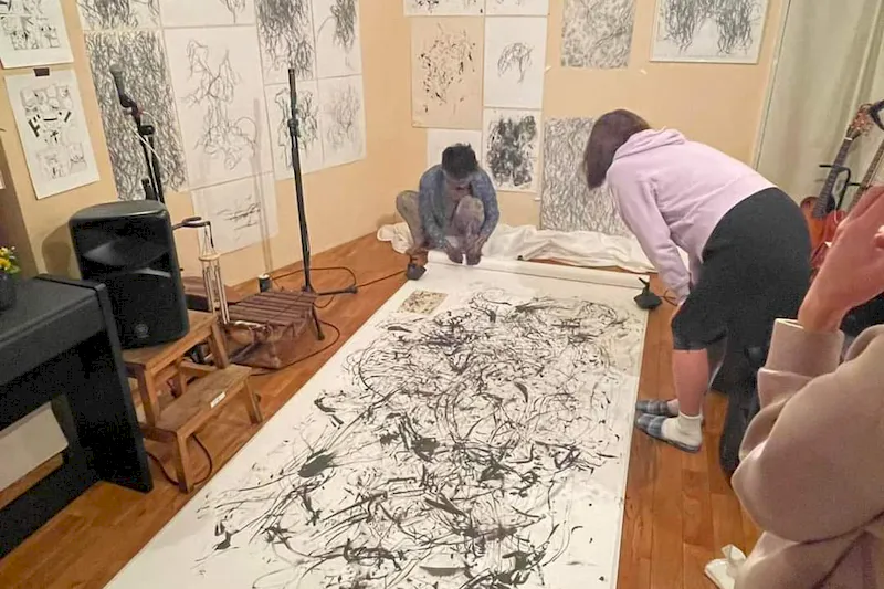 【日暮里駅3分】アート系の展示会等に適した壁面展示も可能なギャラリーbar内にあるスペース