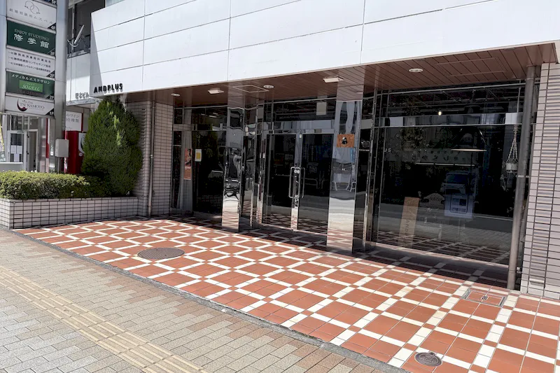 【新静岡駅3分｜静岡駅10分】通り沿い全面ガラス張り・植物のある路面ポップアップスペース