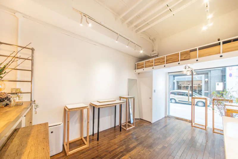 【心斎橋駅・本町駅5分】ポップアップストアや展示販売会、個展・グループ展等のアート展示に最適な路面店・ギャラリースペース